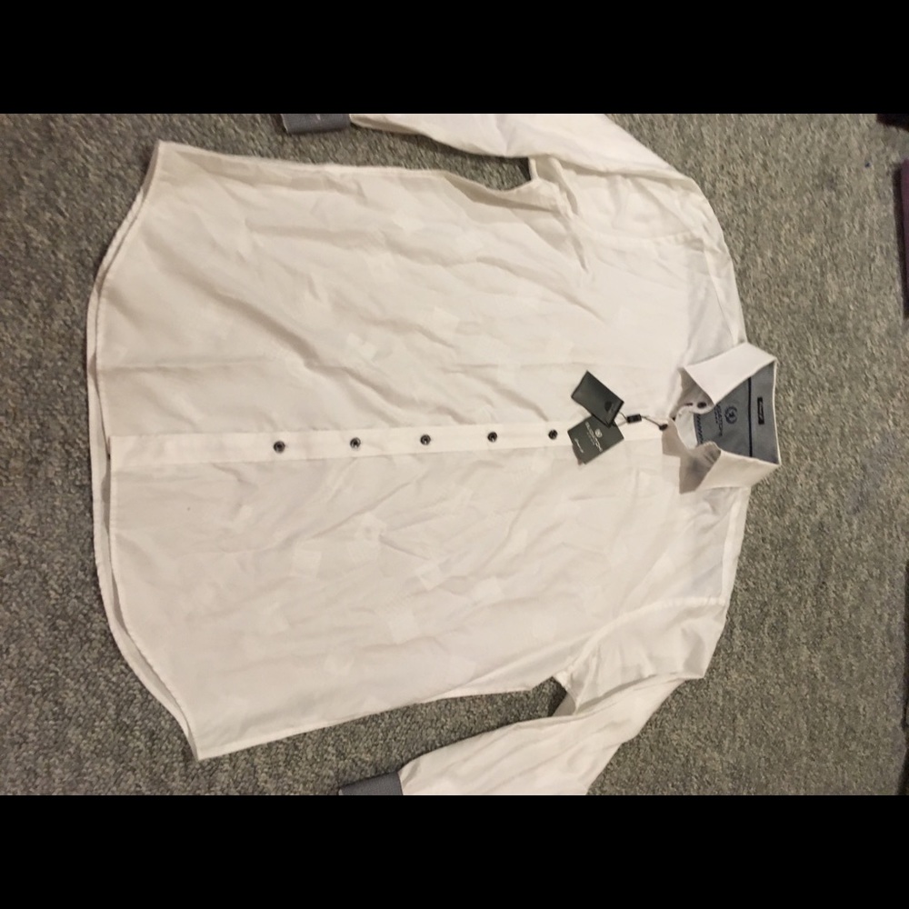 A bugatchi dress shirt